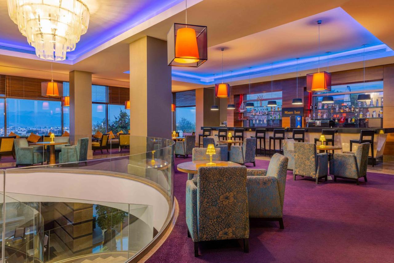 Hotel Celik Palas Convention Center & Thermal Spa Bursa Bagian luar foto The bar at the hotel