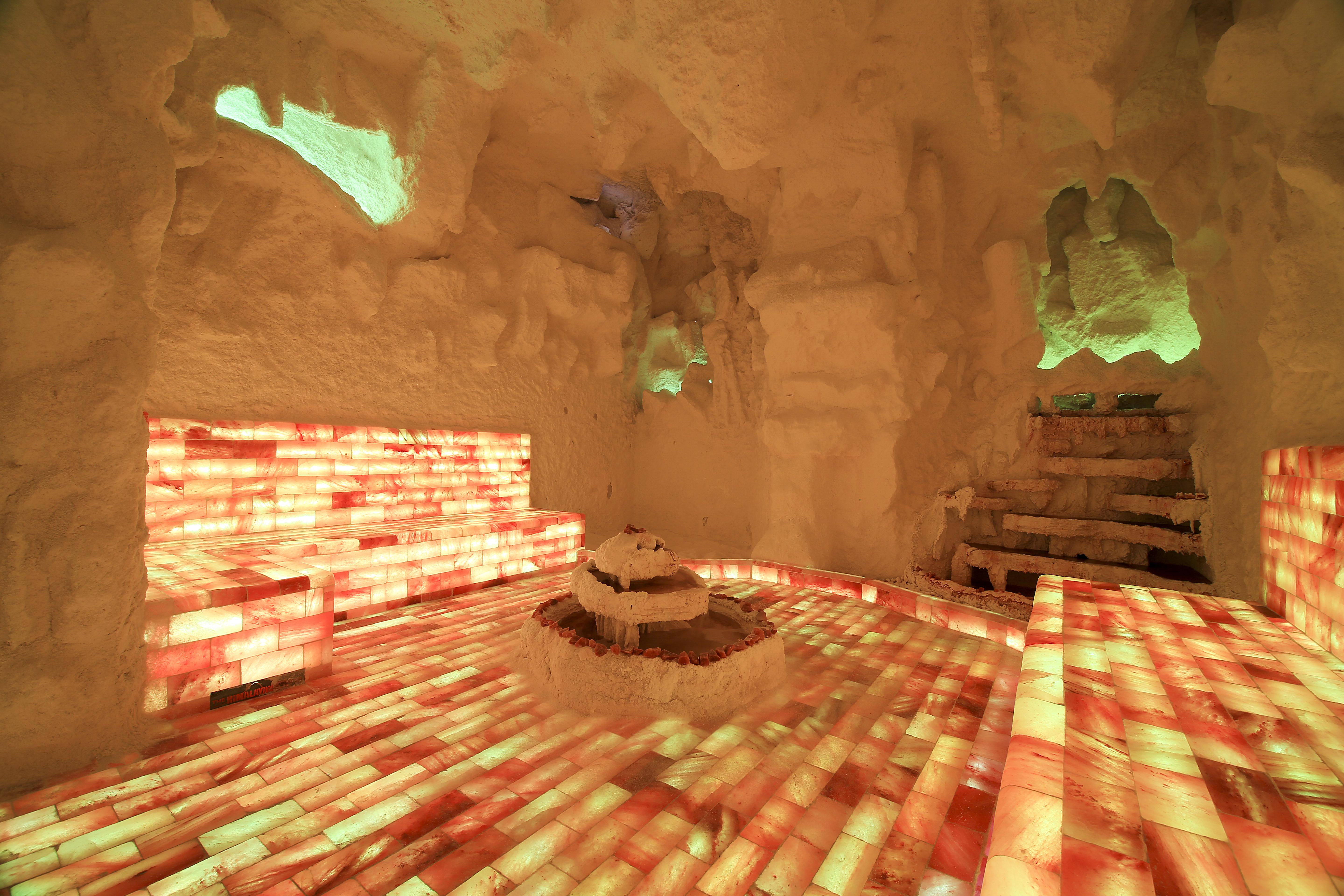 Hotel Celik Palas Convention Center & Thermal Spa Bursa Bagian luar foto Salt cave